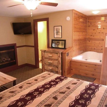Mountaintop Lodge At Lake Naomi Pocono Pines Exterior photo